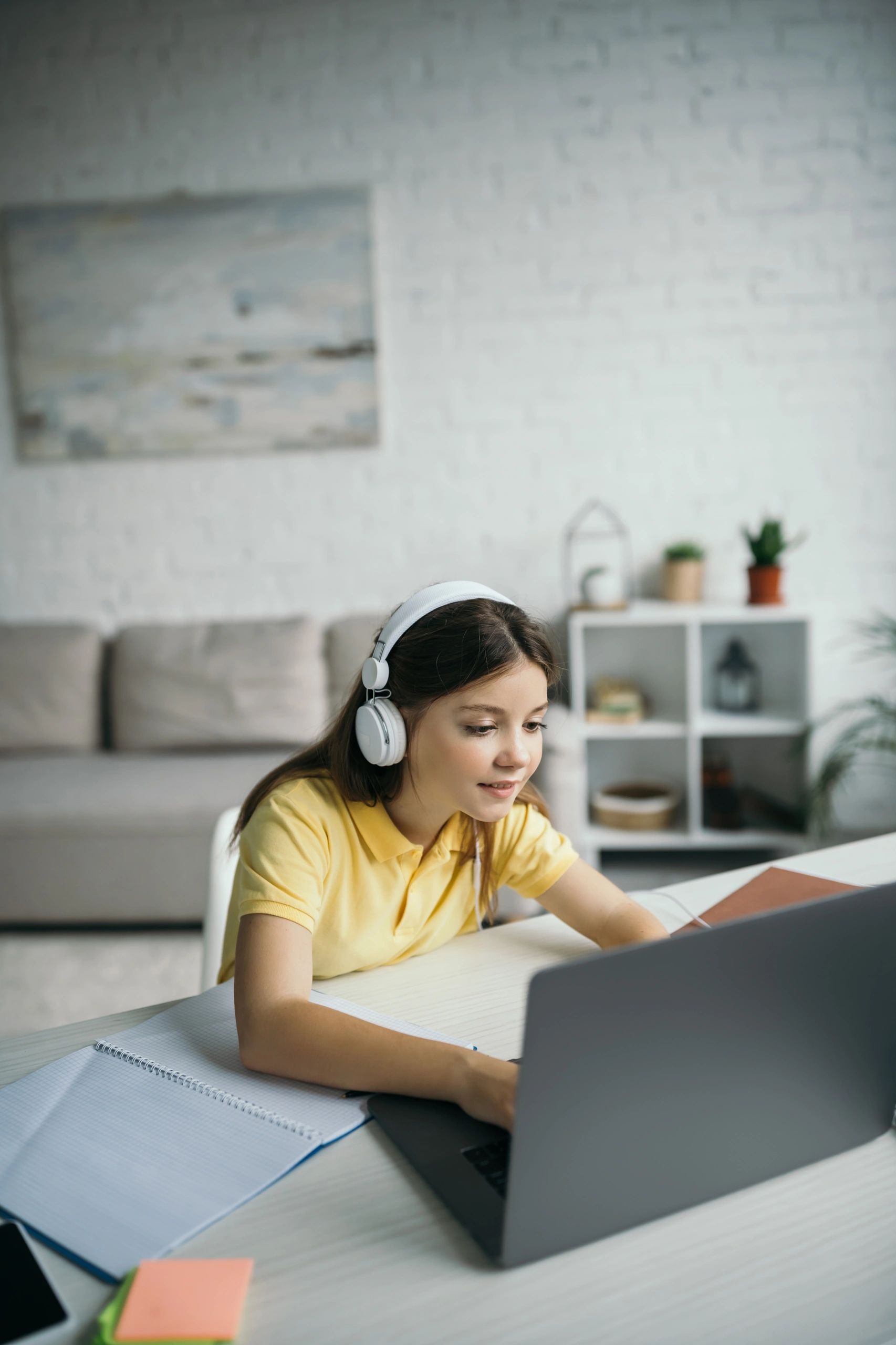 happy kids learning online creative writing